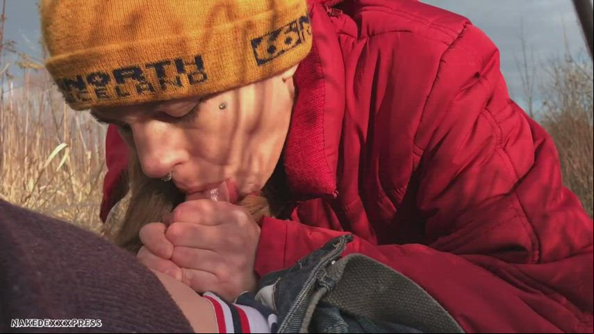 Amateur bj couple GF Homemade Oral Outdoor Public sucking Porn GIF